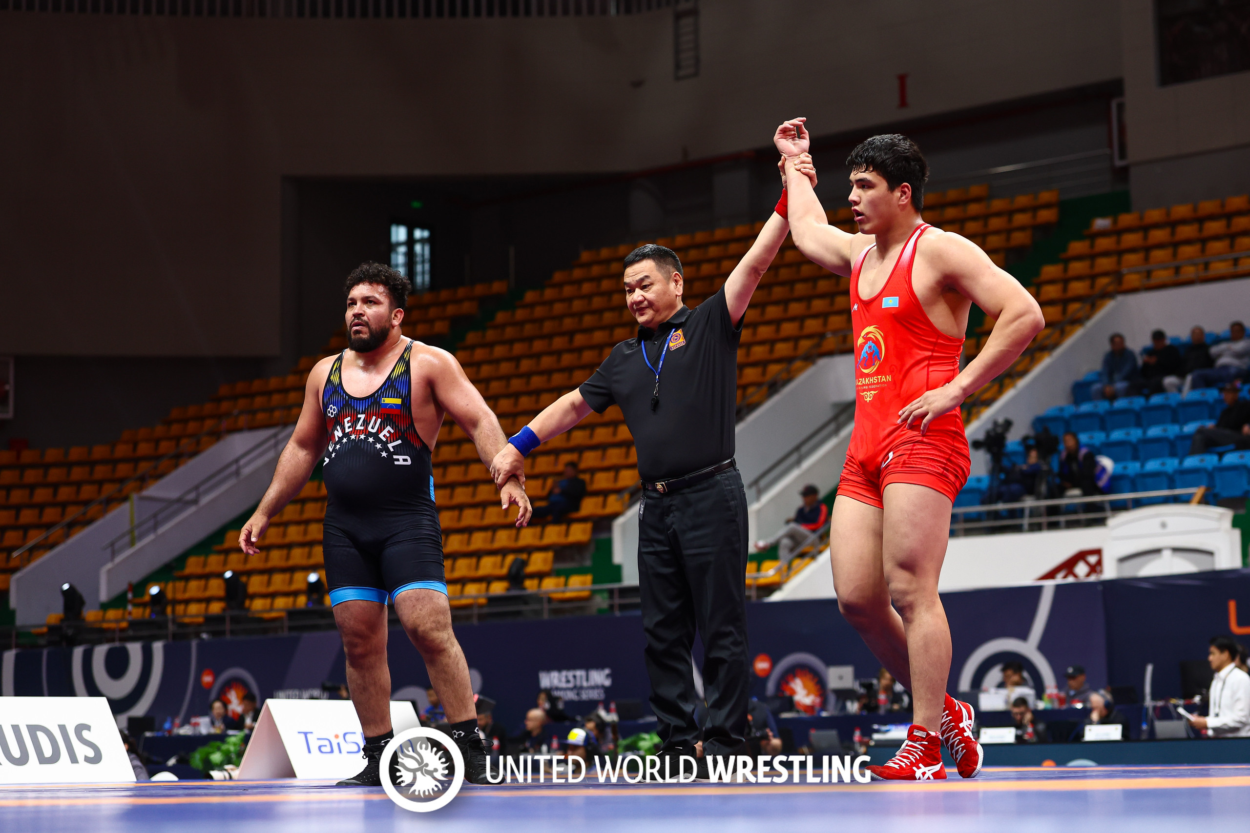 Казахстанские вольники завоевали пять медалей на турнире Ulaanbaatar Open